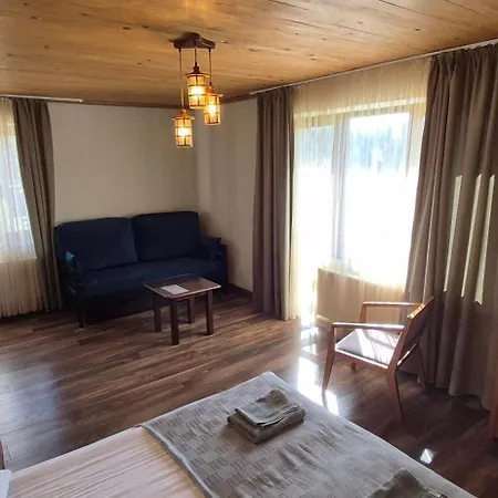 Inn рудий лис