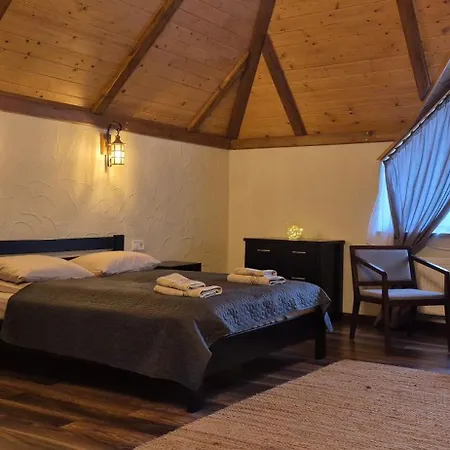 Inn рудий лис Skhidnytsia